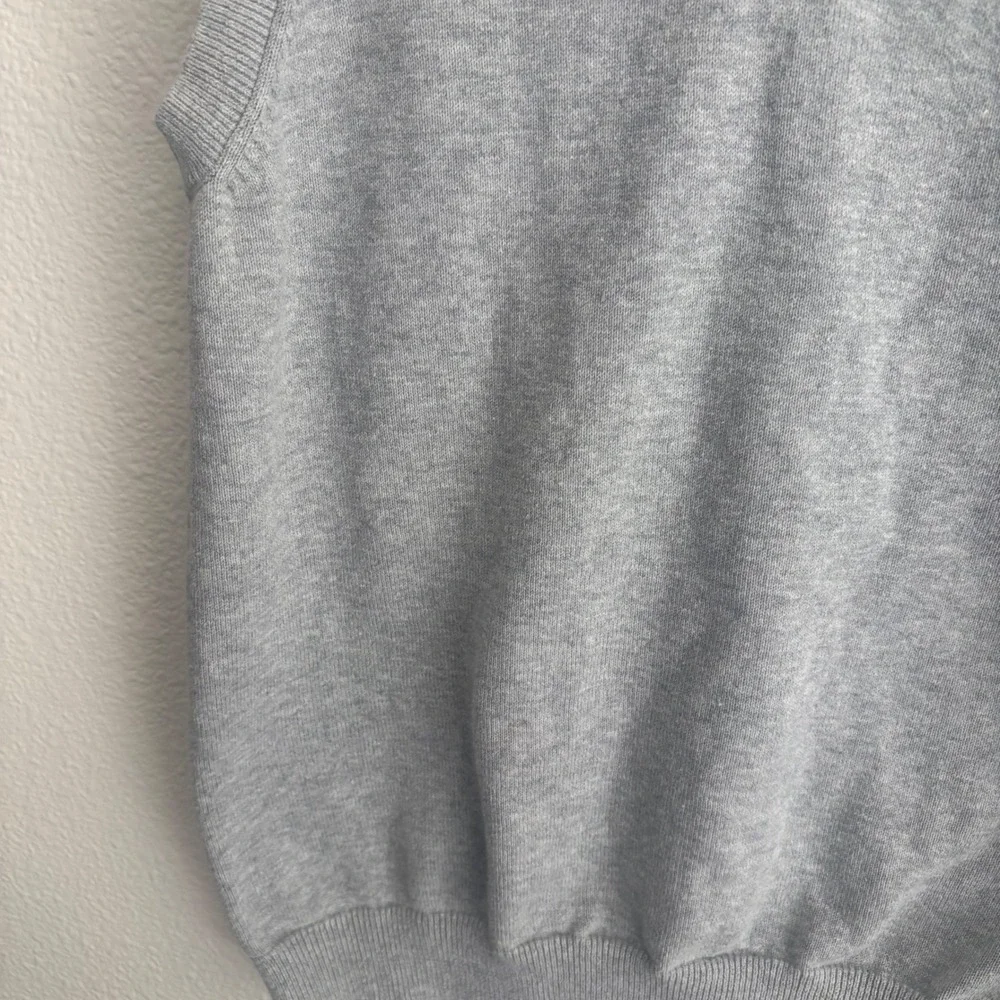 Amazon Essentials Gray V-Neck Sweater Vest Size Medium 8 100% Cotton